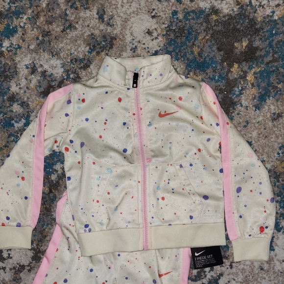 Nike Kids Matching Set - Cream with Pink and Purple Accents 24 Months - Picture 5 of 16